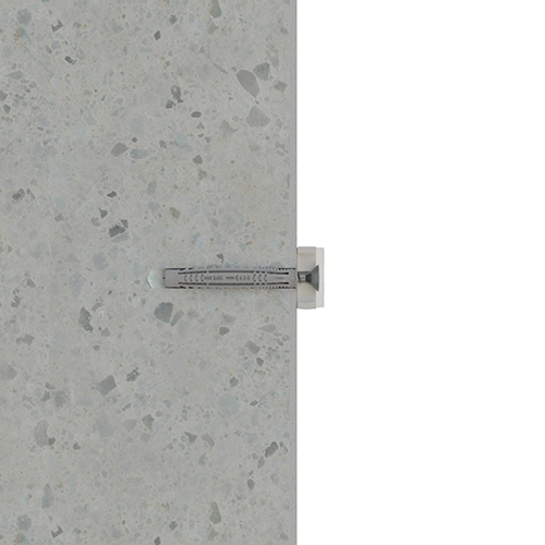 Estado final del taco de Nylon® TN4S-L fijado sobre el hormigón