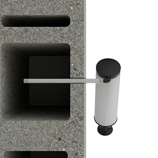 Paso 2 limpieza del hormigón hueco con bomba sopladora